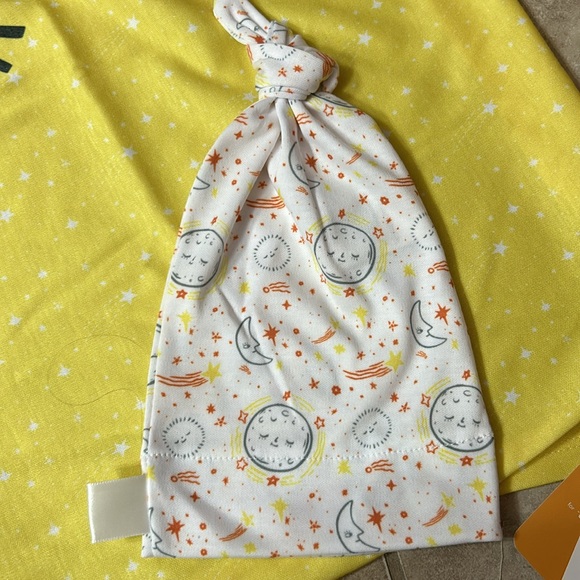 Baby swaddle blanket Taurus gift set brand new - Picture 4 of 8